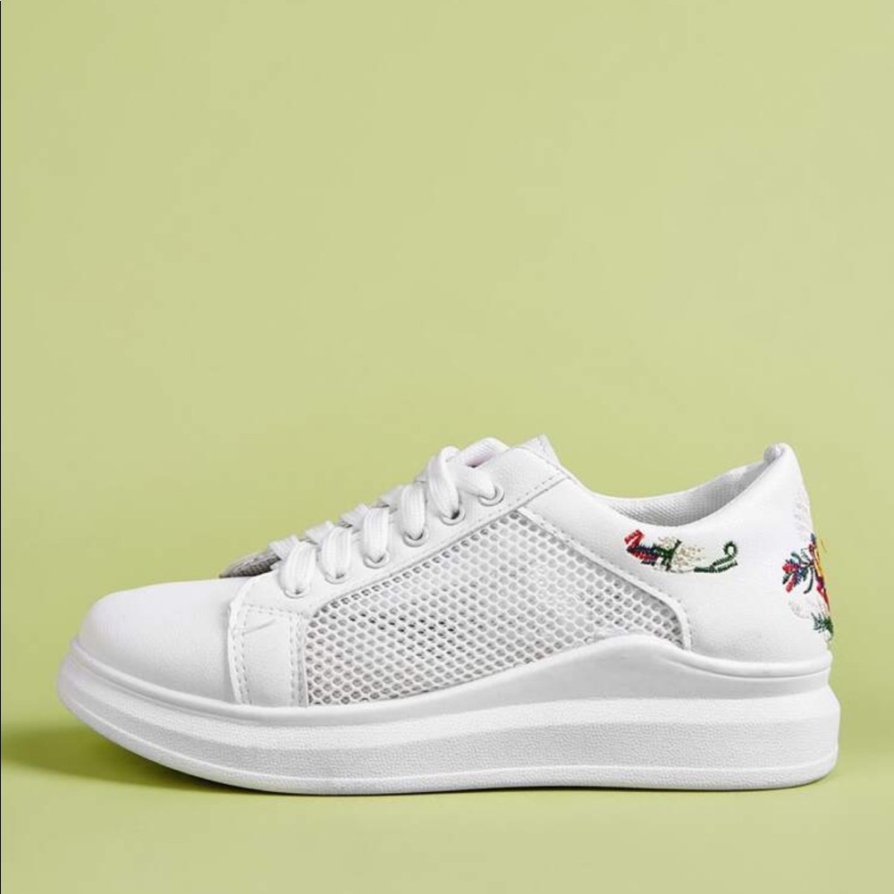 Shein chunkY white floral mesh sneakers sz 9 NWT